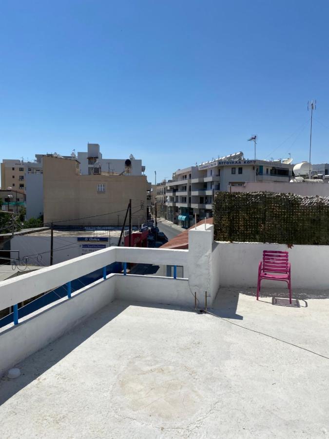 Hostel Past Or Trail Larnaka Exterior foto